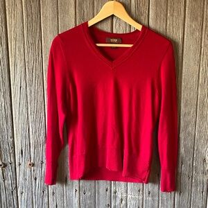 Victor Alfaro Vibrant Red V-Neck Wool Sweater